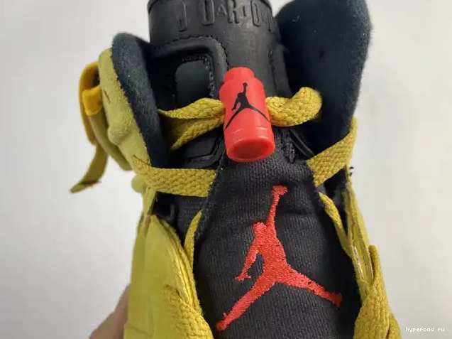 TRAVIS 6 SCOTT JORDAN YELLOW AIR CN1084-300 X 0415